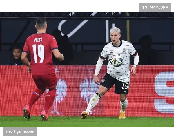 德甲联盟技术报告:将评估球场宽度对边路战术发展的长期影响